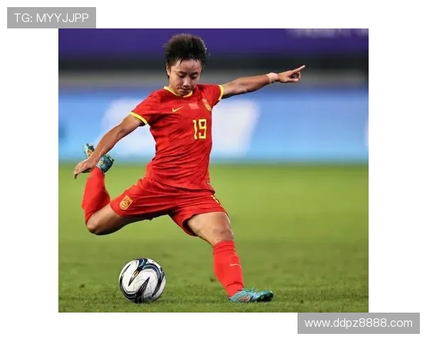 中国女足黄金阵容出征东亚杯 王霜张琳艳领衔剑指佳绩(2)