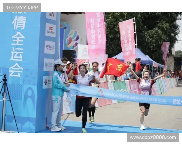 株洲伢子严浪宇:22.10 分高难度蹦出湖南十五运首金 株洲伢子严浪宇:22.10 分高难度蹦出湖南十五运首金